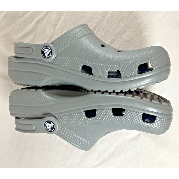 Crocs Unisex Classic Gray Clogs W 6 M 4 Slip On Shoes Waterproof Sandals Kids - Picture 6 of 9